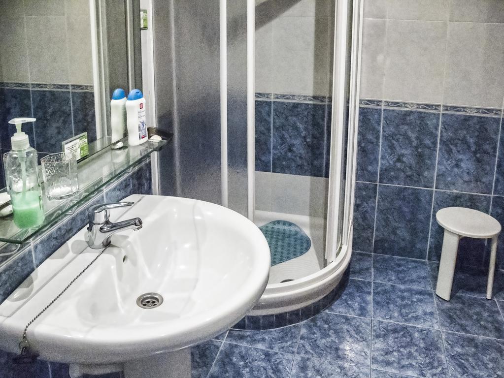 Pension A-Madrid Santander Room photo