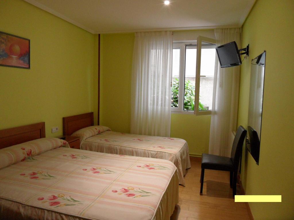 Pension A-Madrid Santander Room photo